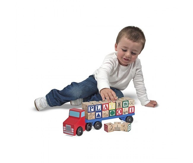 Camionul alfabet melissa and doug