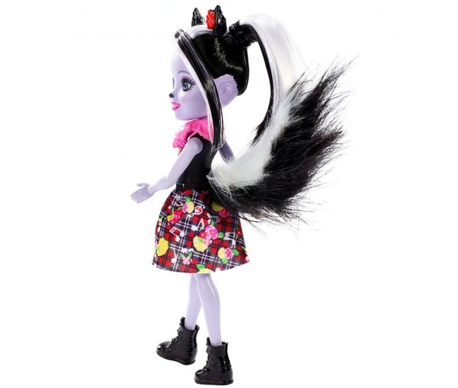 Papusa Enchantimals by Mattel Sage Skunk cu figurina