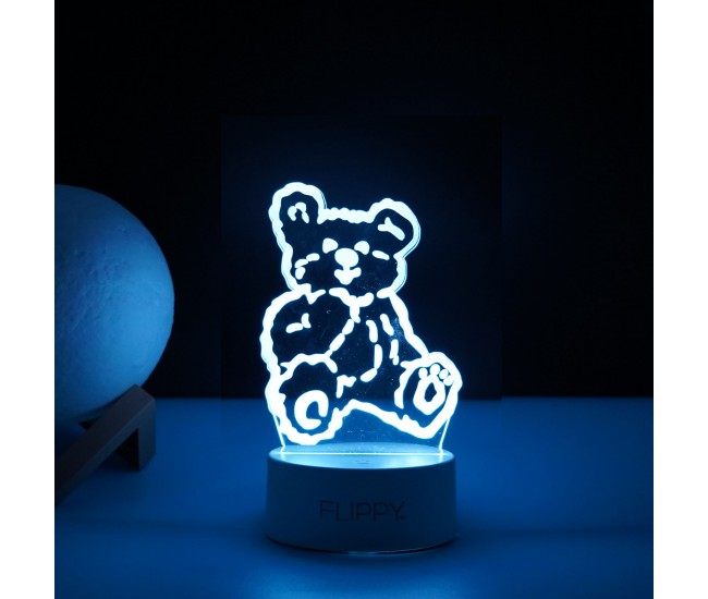 Lampa LED decorativa, Flippy, 3D, Ursulet, cu telecomanda, doua moduri de alimentare USB si baterii, 20 cm inaltime, din material acril si lumina multicolora, alb